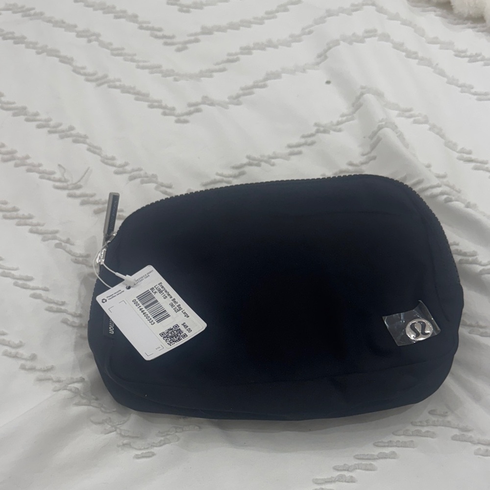 Lululemon Black belt bag with tags